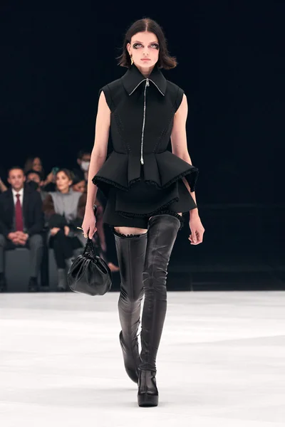 Look 3